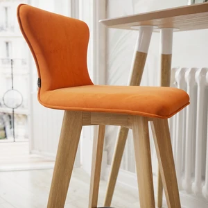 Барный стул, ткань Suprim Nero Siena в интерьере: фото 2