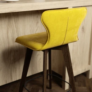 Полубарный стул со спинкой Siena в интерьере: фото 