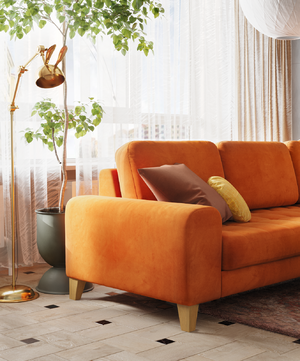 Интерьер гостиной с ярким оранжевым диваном Vittorio: фото 3