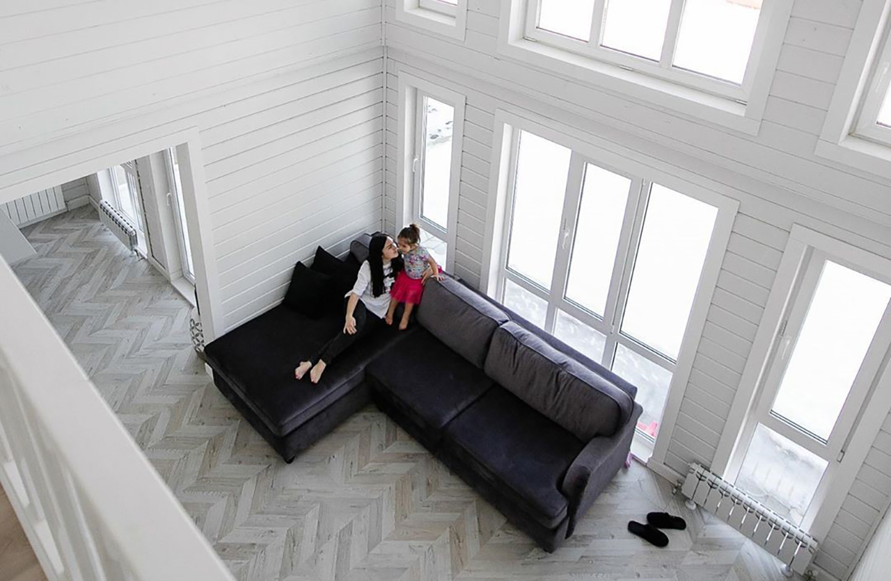 Угловой диван Orson и пуф Minion для частного дома в Подмосковье: фото NaN