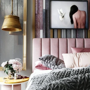 Яркая спальня с двуспальной розовой кроватью Elle: фото 1