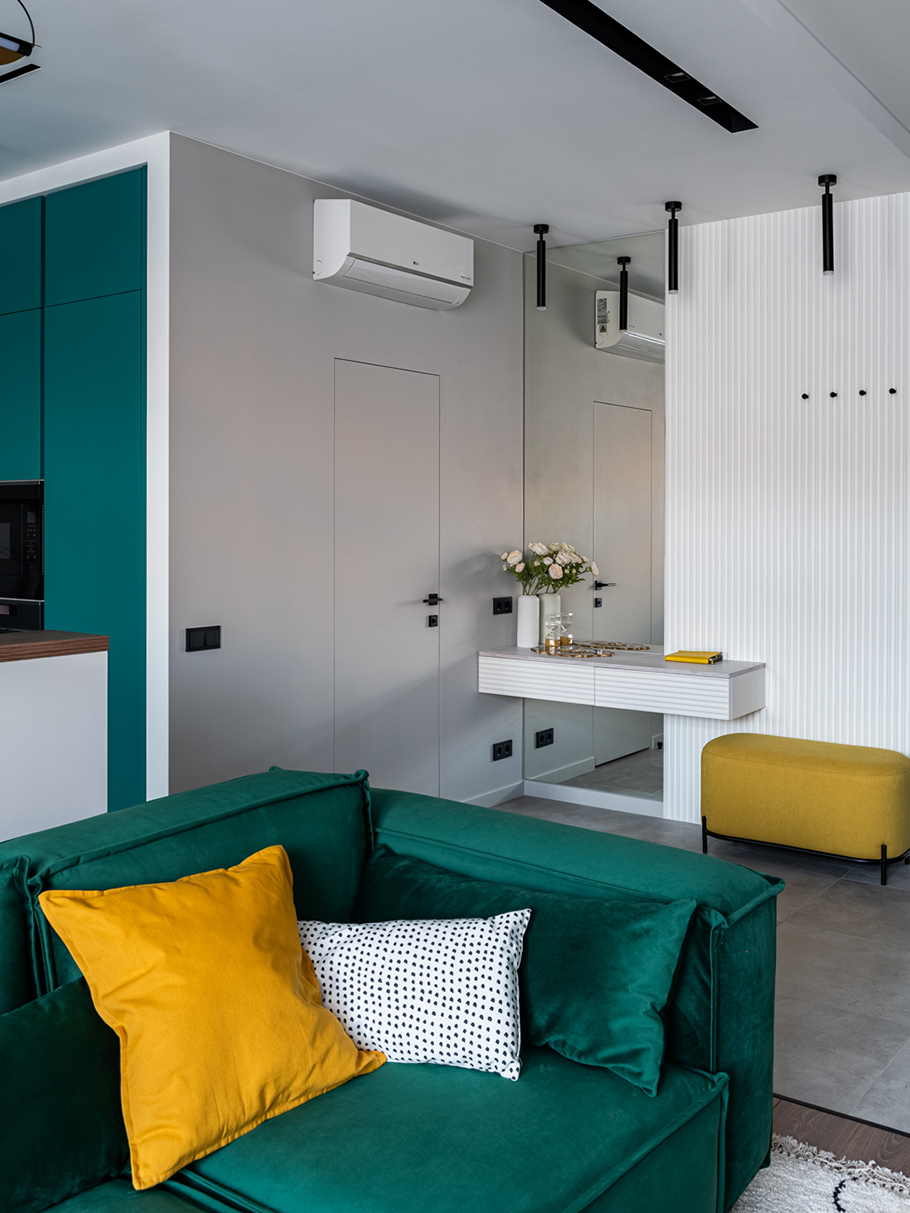 Яркий интерьер современной кухни-гостиной с диваном Vento: фото NaN
